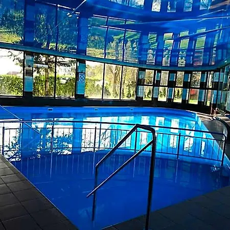 O R K A Pool , And Sea 300 M 호텔 *