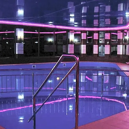 Hotel O R K A Pool , And Sea 300 M Niechorze
