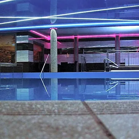 호텔 O R K A Pool , And Sea 300 M